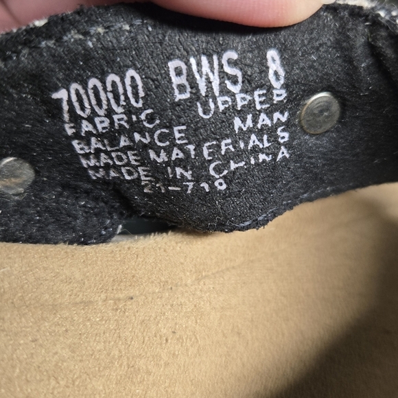 Minnetonka Women's Black and Tan Patterned Sandals Flip Flops 8 - Picture 4 of 4